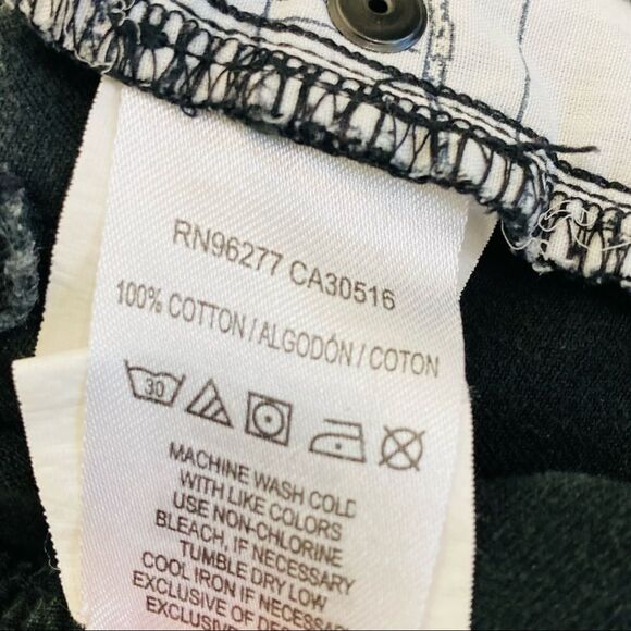 Vans dark gray/black subtle plaid shorts boys size 18 - Picture 6 of 7